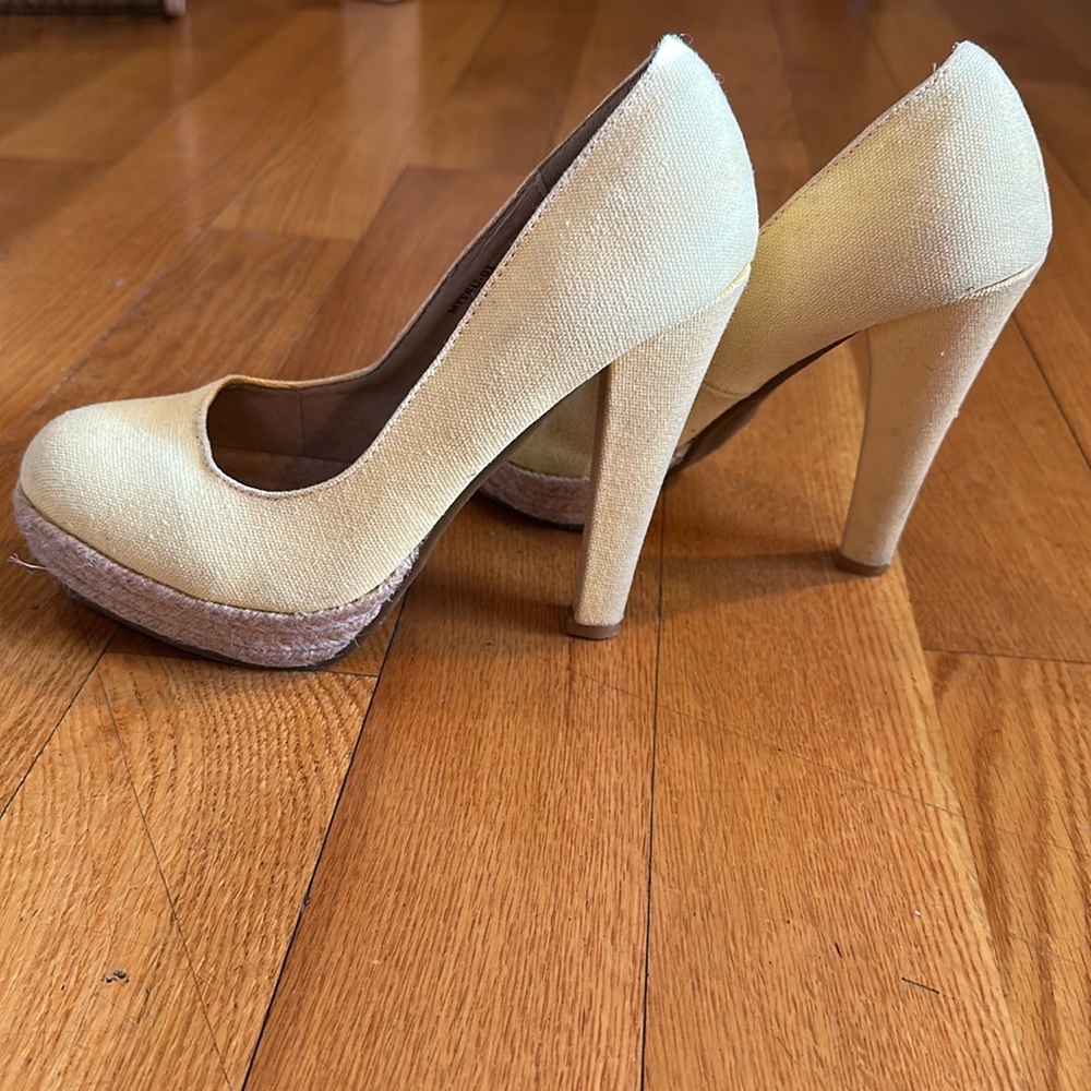Yellow platform heels🌼☀️ - Picture 5 of 12